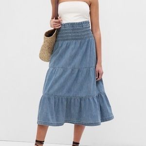 Gap smocked tiered denim midi skirt - medium - new without tags